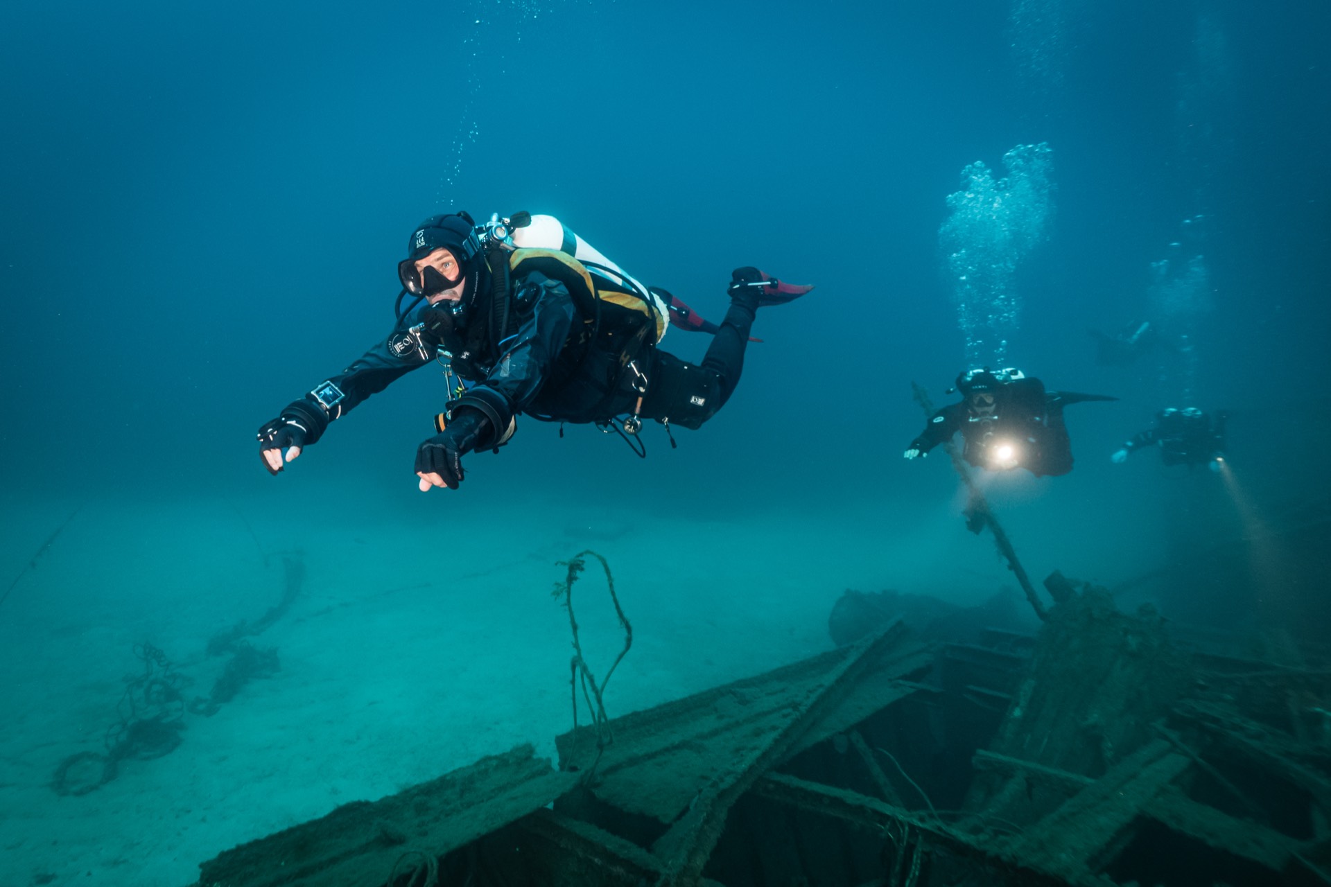 Technical divers on a Malta wreck